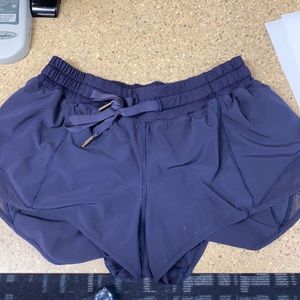 Bought these lululemon shorts they are to small. They are great in condition.
